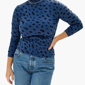 NWT Clare v blue faded turtle neck in jaguar size large- fits like a medium.